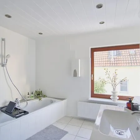 2,5-zkb-unterkunft, Zentral, Mit Separatem Eingang Apartment Düsseldorf